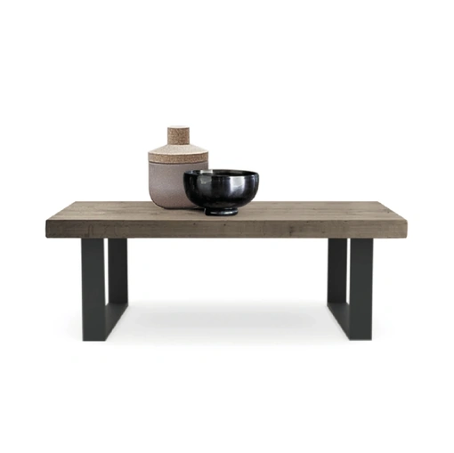 Tavolino in legno con gambe in ferro Master di Devina Nais