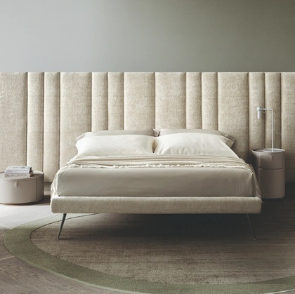 Letto Galassia in tessuto imbottito di San Lorenzo