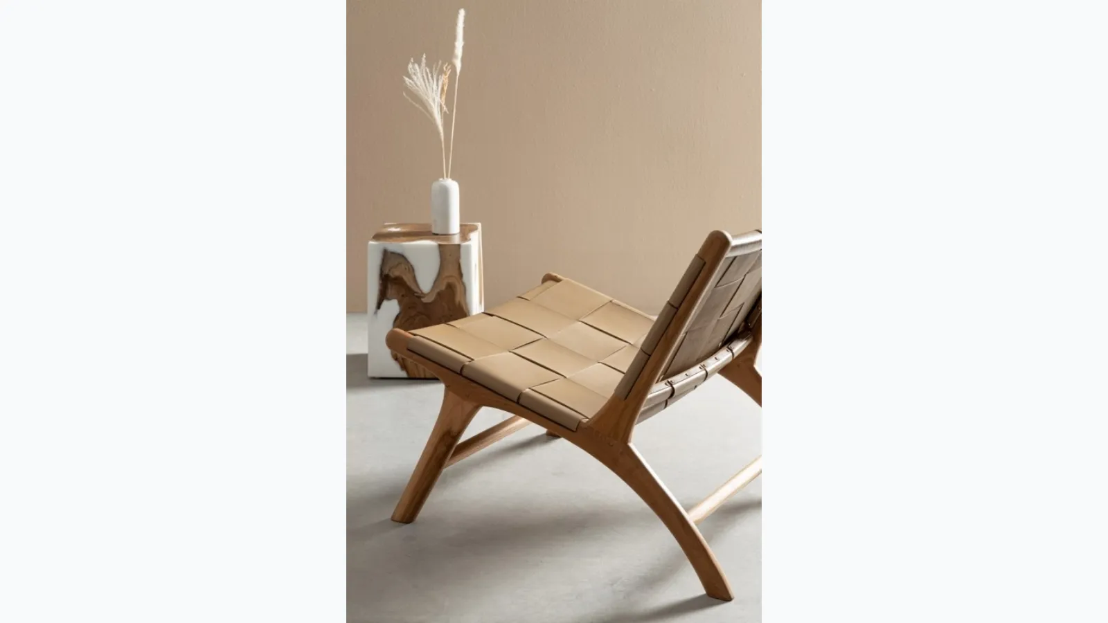 Poltroncina Lounge in pelle e teak Joanna di Bizzotto