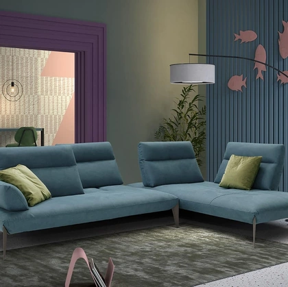 Divano in tessuto con penisola Caveoso di Egoitaliano