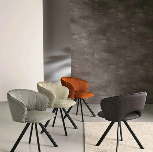 Sedia Gea in tessuto di Capodarte