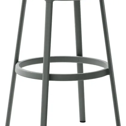Sgabello Round in polipropilene con struttura in metallo di Veneta Cucine