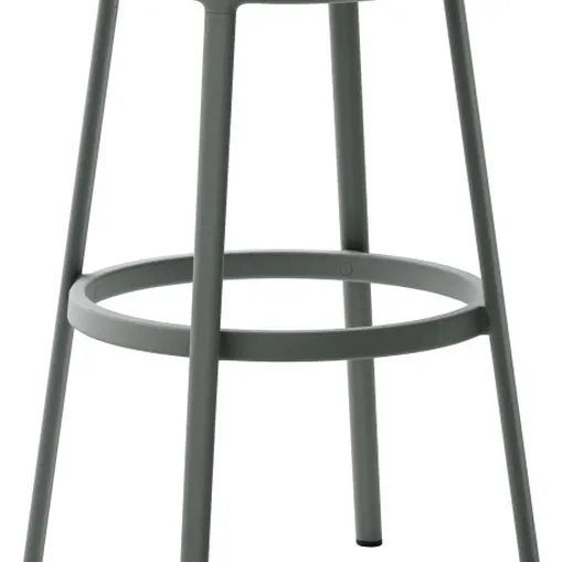 Sgabello Round in polipropilene con struttura in metallo di Veneta Cucine