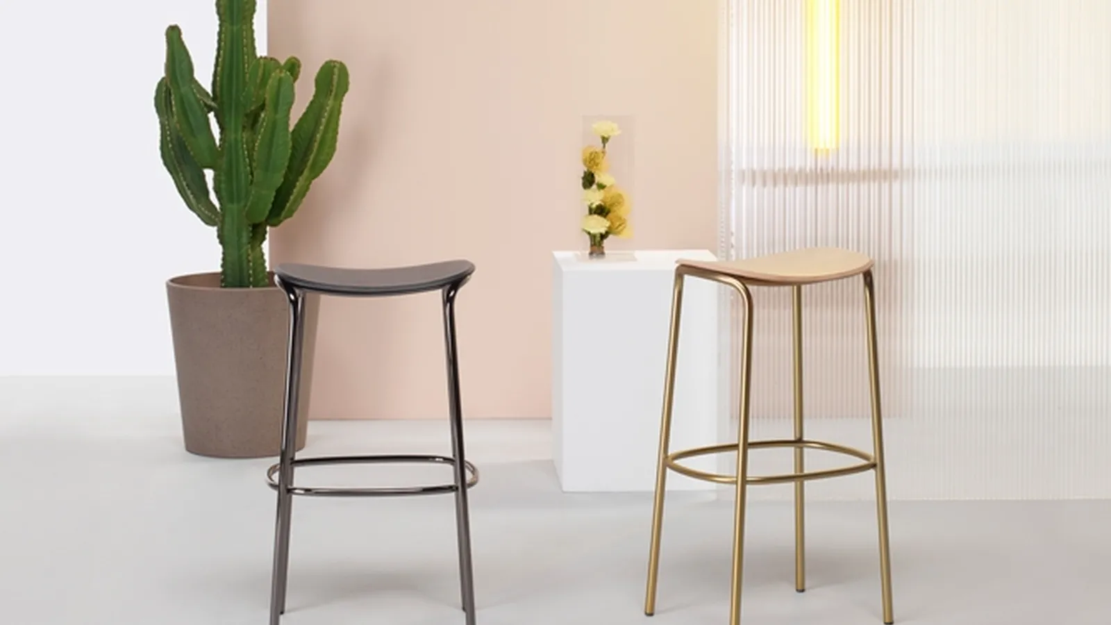 Sgabello Trick Wood in legno e metallo di Scab Design