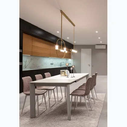 Tavolo allungabile Briva con top in ceramica di Bizzotto