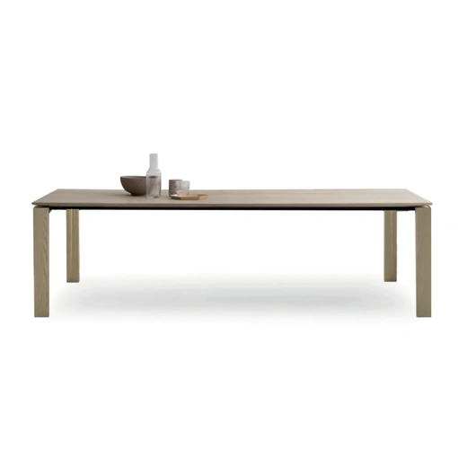 Tavolo Vogue di Devina Nais