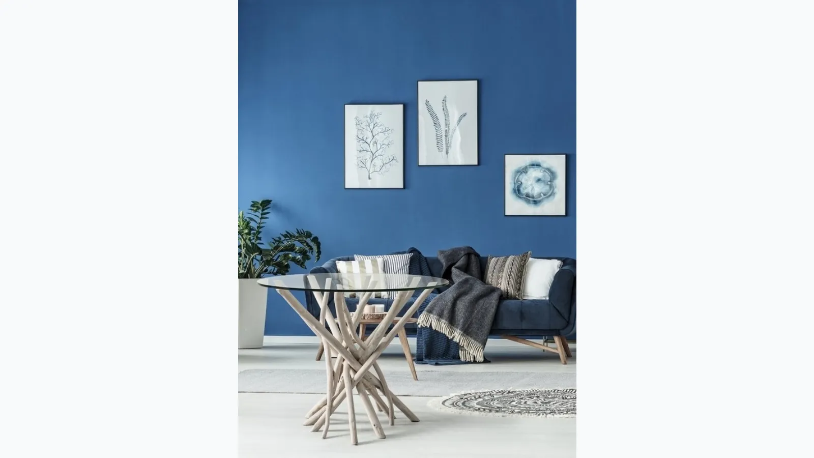 Tavolo in vetro con base in rami di Teak Sahel di Bizzotto