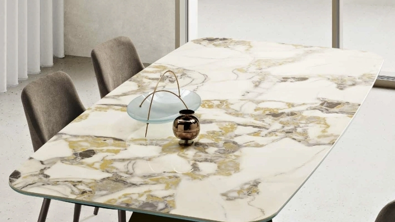 Tavolo Swing in ceramica di Capodarte