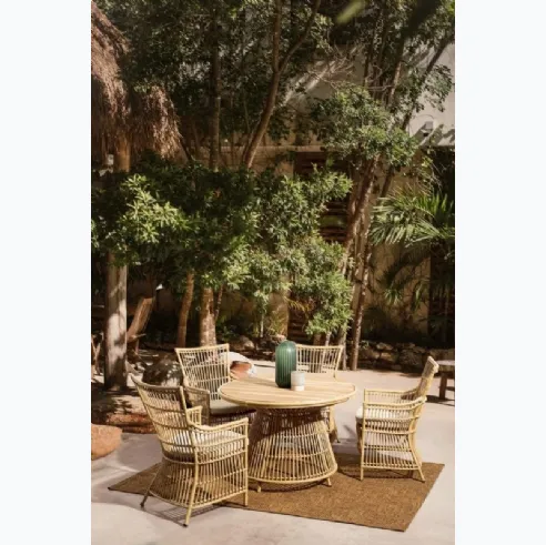 Tavolo e Sedie in alluminio effetto rattan Adelma di Bizzotto