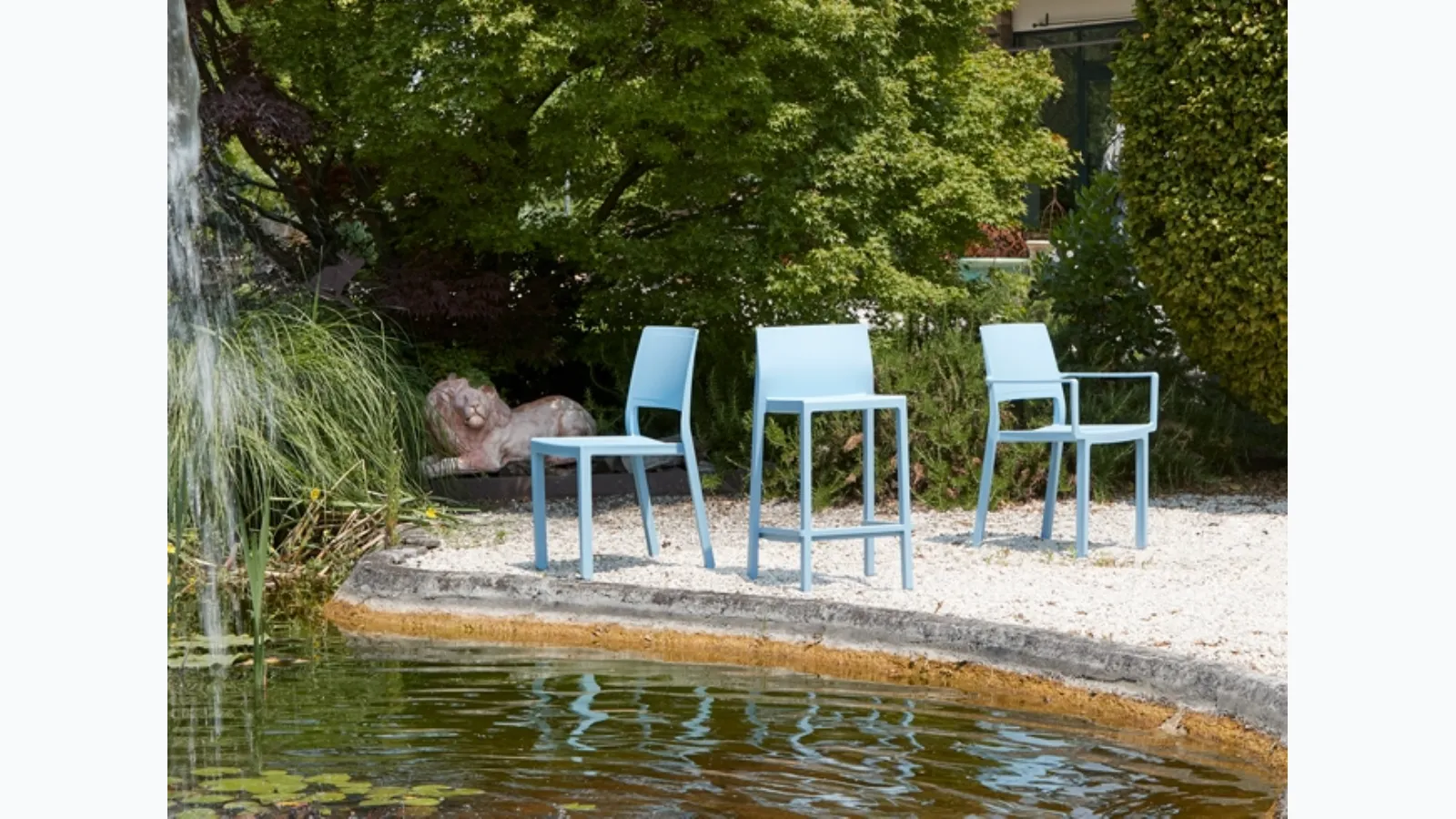 Sedia da giardino con o senza braccioli e sgabello Kate di Scab Design