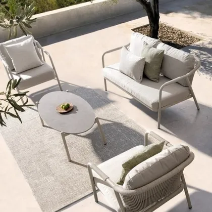 Arredo da esterno Miravet in tessuto e alluminio di Bizzotto