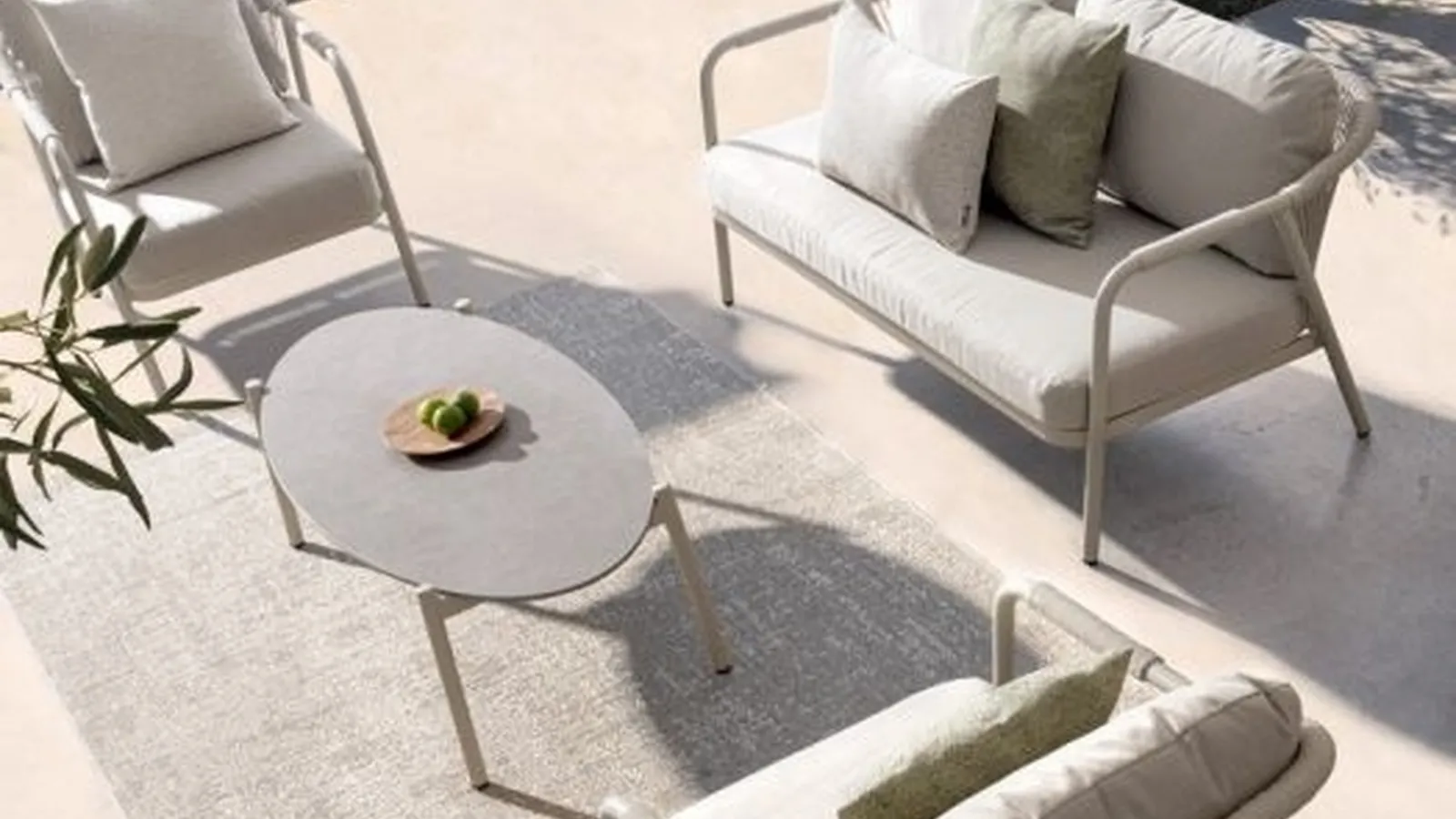 Arredo da esterno Miravet in tessuto e alluminio di Bizzotto