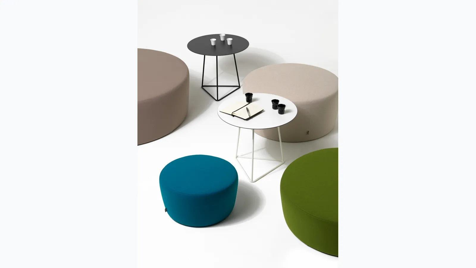 Seduta ospiti e attesa Circuit Pouf di Diemmeoffice